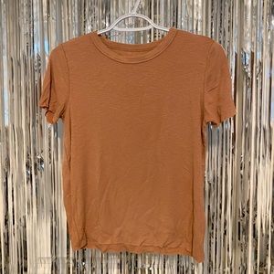 Peach’s colored Aerie top